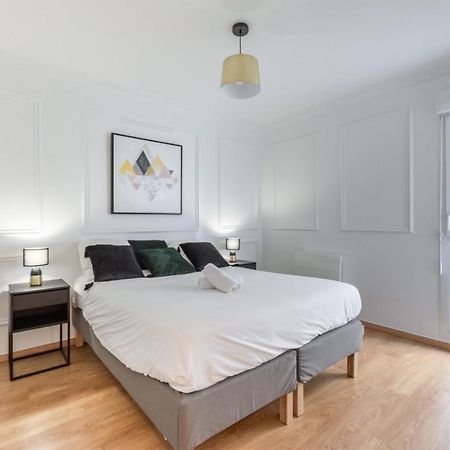 La Parisienne By Plaza Apartment Монтеврен Екстериор снимка