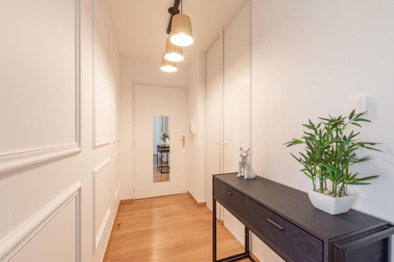La Parisienne By Plaza Apartment Монтеврен Екстериор снимка