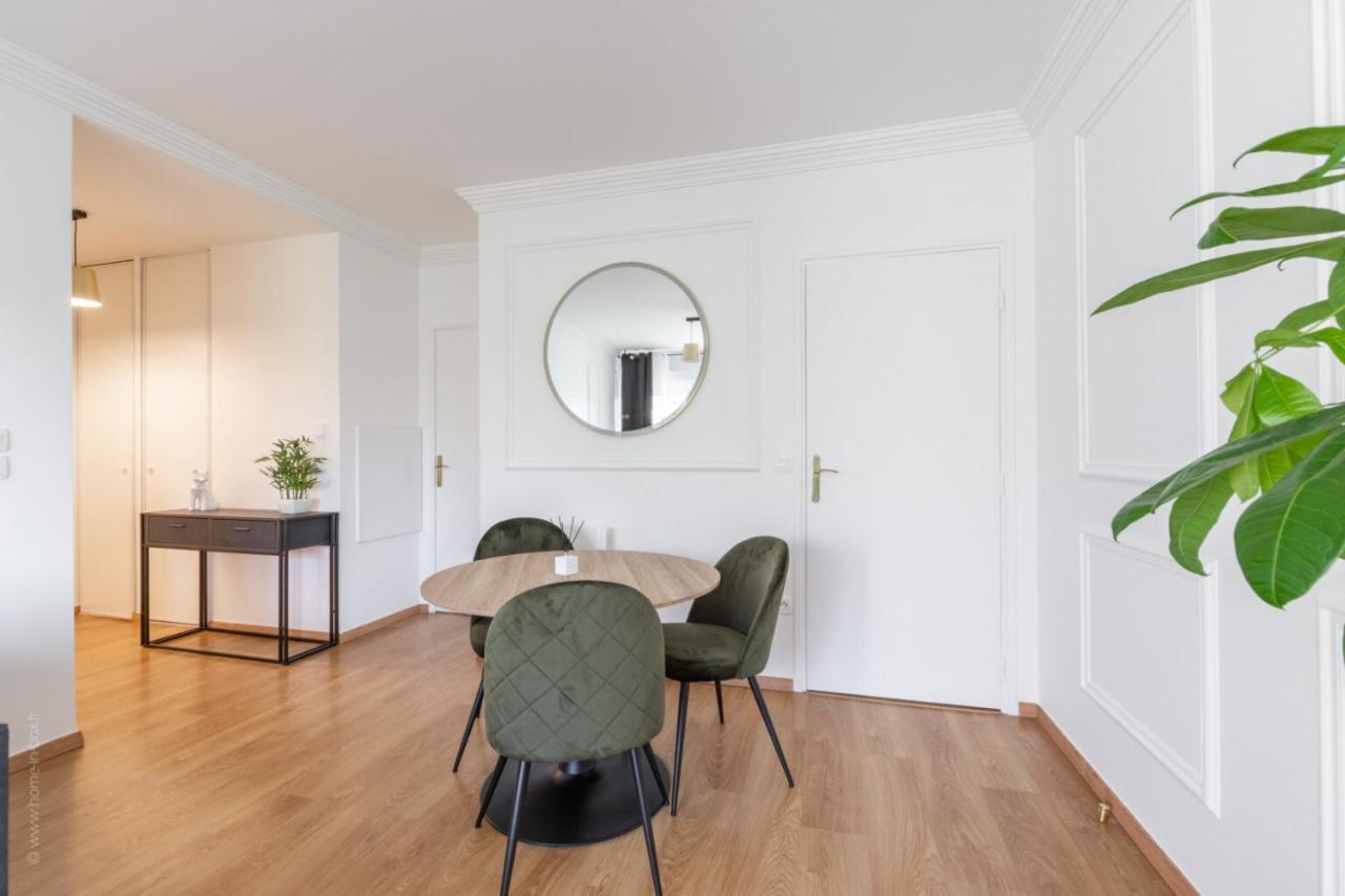 La Parisienne By Plaza Apartment Монтеврен Екстериор снимка