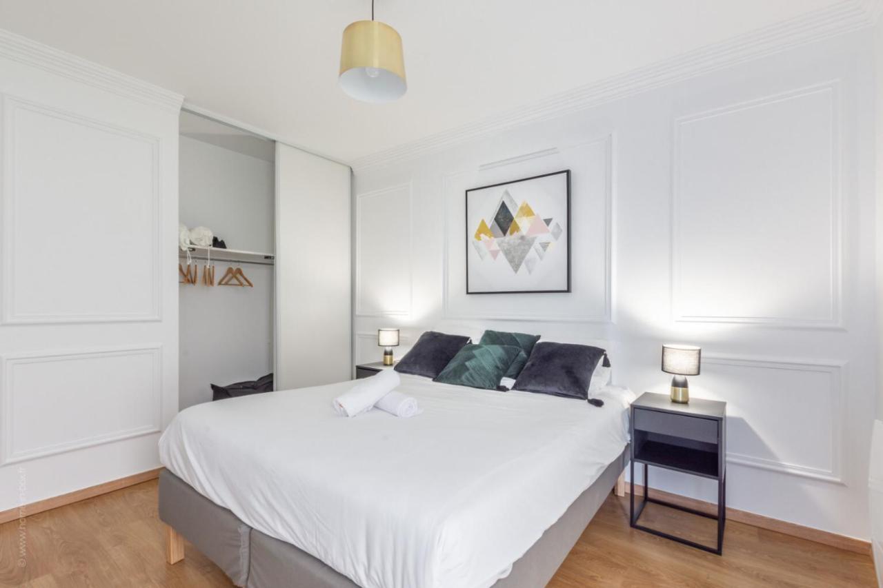 La Parisienne By Plaza Apartment Монтеврен Екстериор снимка